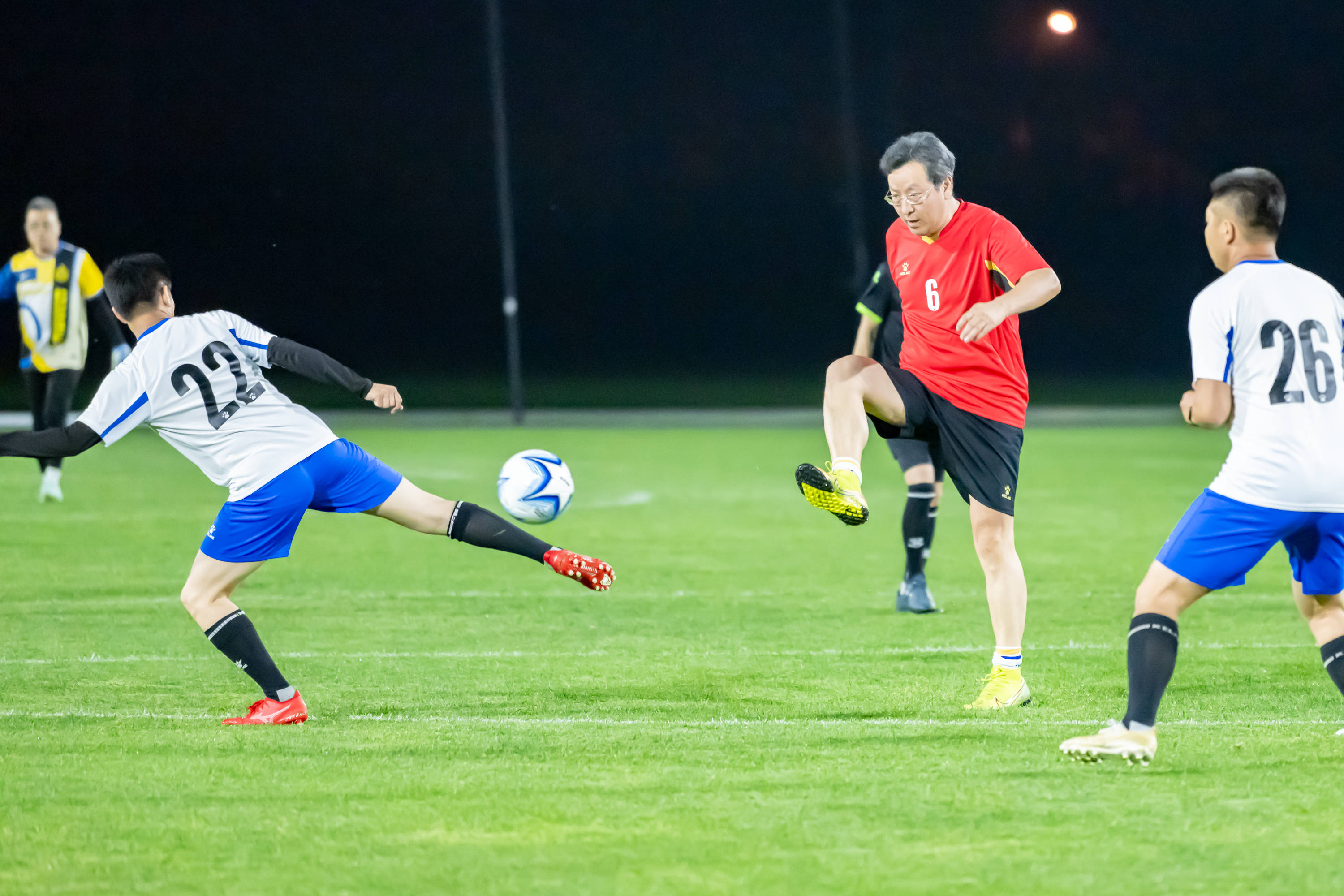 他的防守问 他的防守问