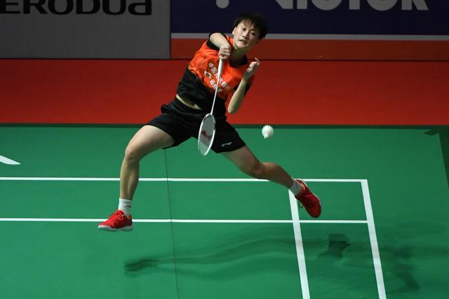 不屈精神依 不屈精神依